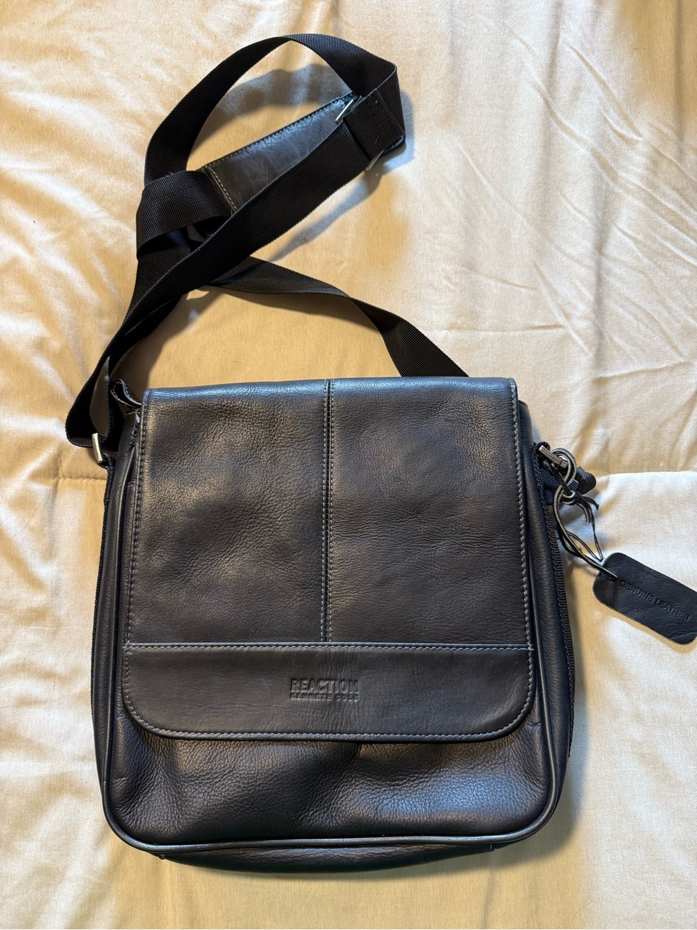 Kenneth Cole Reaction Black Leather Messenger Crossbody